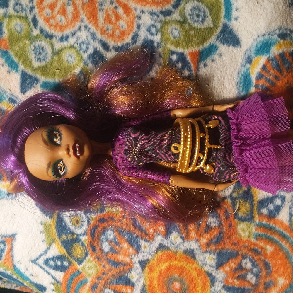 Clawdeen monster high doll